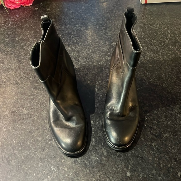 LADIES J CREW BOOTS - Picture 1 of 10